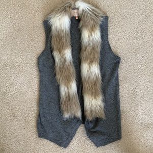 Faux fur knitted vest
